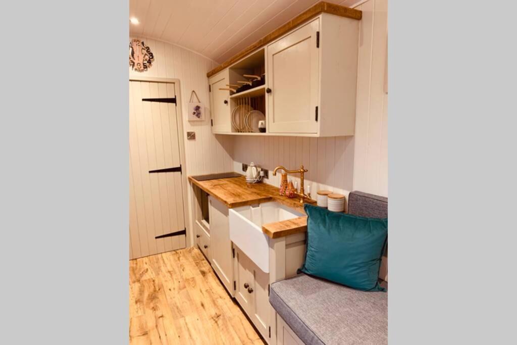 Lle Mary - Beautiful Views, Hot Tub, Secluded, Dog Welcome, Barmouth Llanddwywe Exterior photo