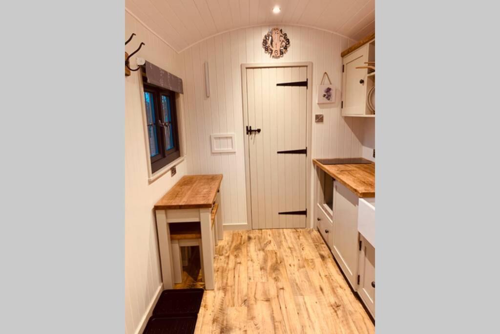 Lle Mary - Beautiful Views, Hot Tub, Secluded, Dog Welcome, Barmouth Llanddwywe Exterior photo