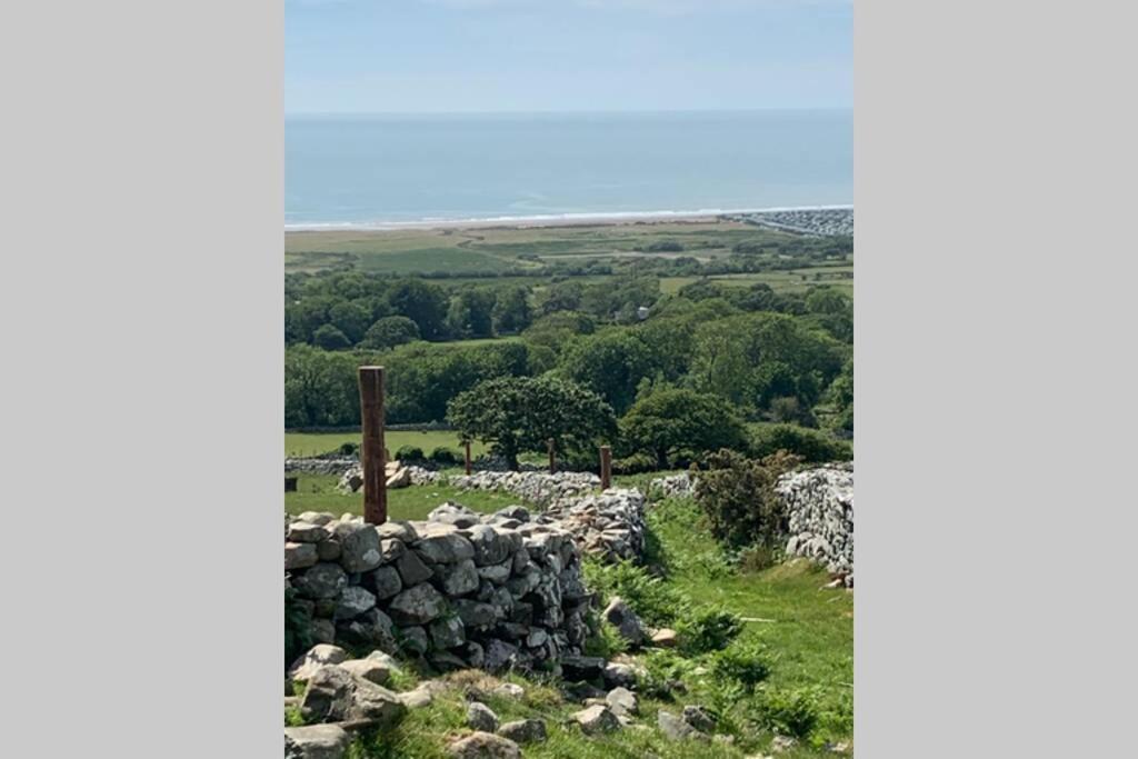 Lle Mary - Beautiful Views, Hot Tub, Secluded, Dog Welcome, Barmouth Llanddwywe Exterior photo